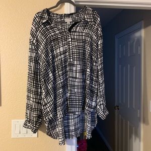 Black & white long sleeve blouse.